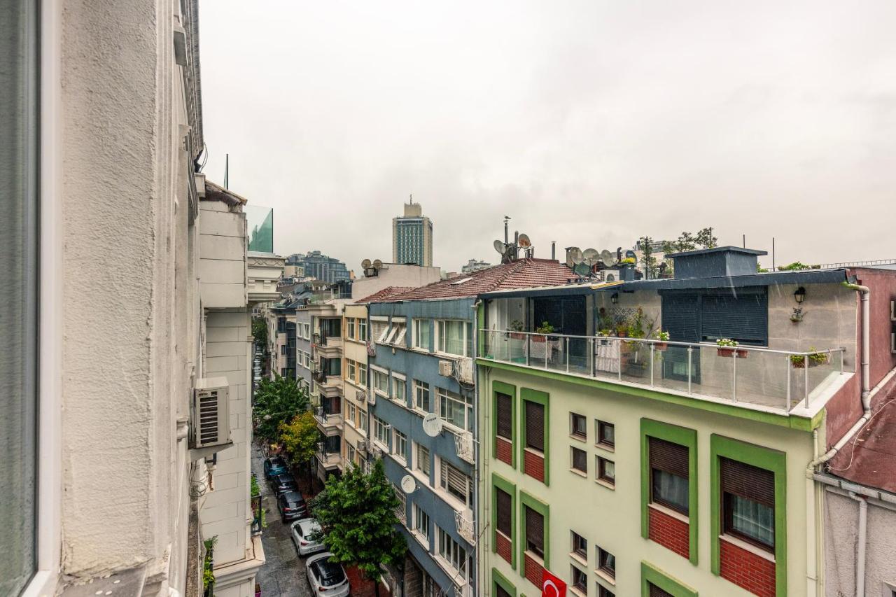In The Center Of Taksim And Galataport *